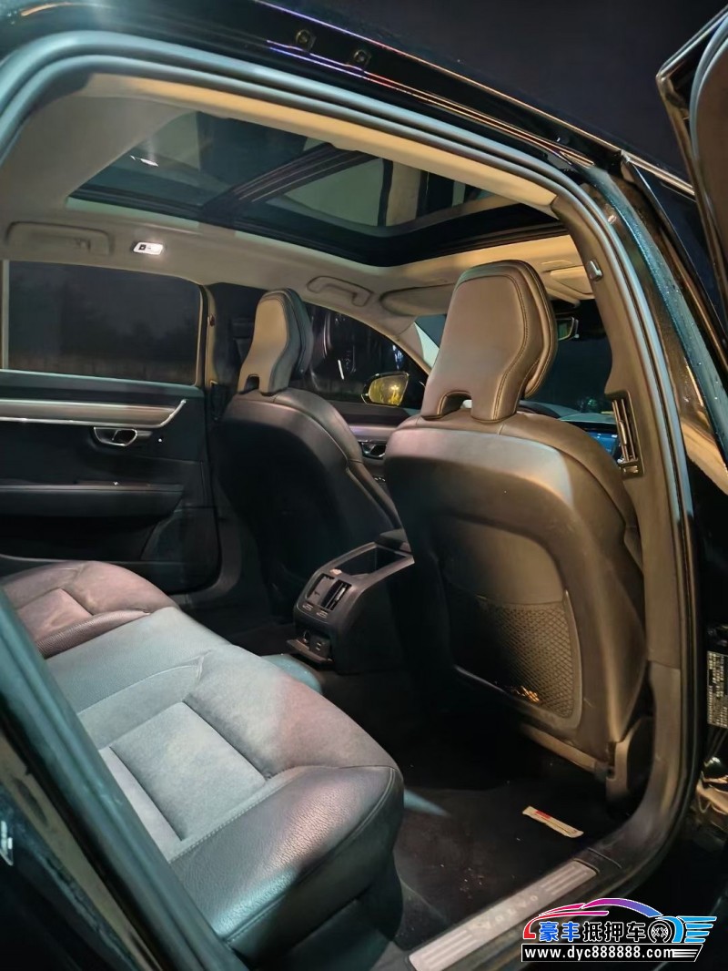 19年沃尔沃S90轿车抵押车出售