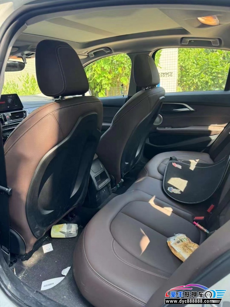 23年宝马1系轿车抵押车出售