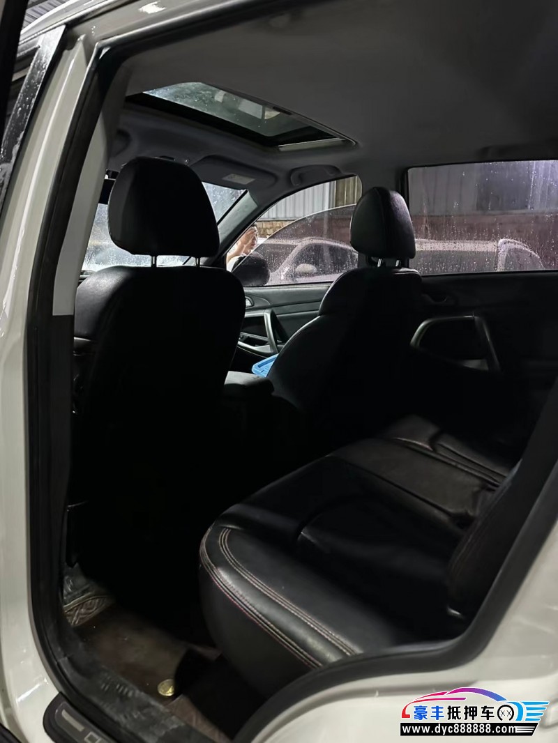 17年奇瑞瑞虎5轿车抵押车出售