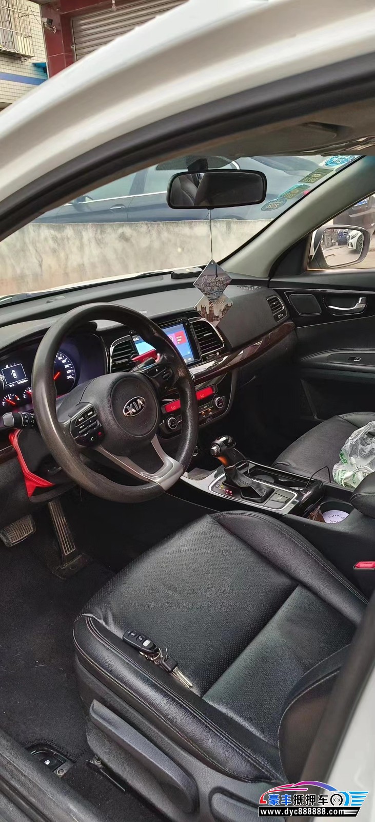 15年起亚K4轿车抵押车出售