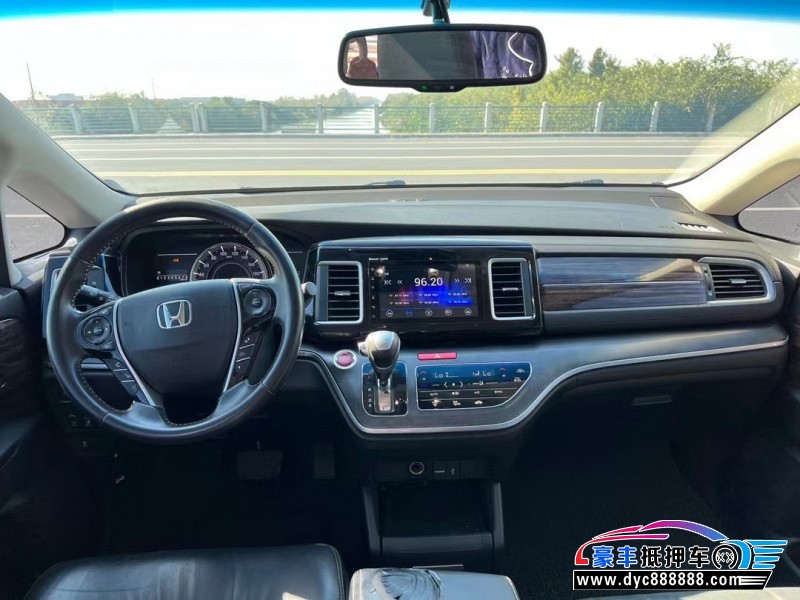 17年本田艾力绅轿车抵押车出售