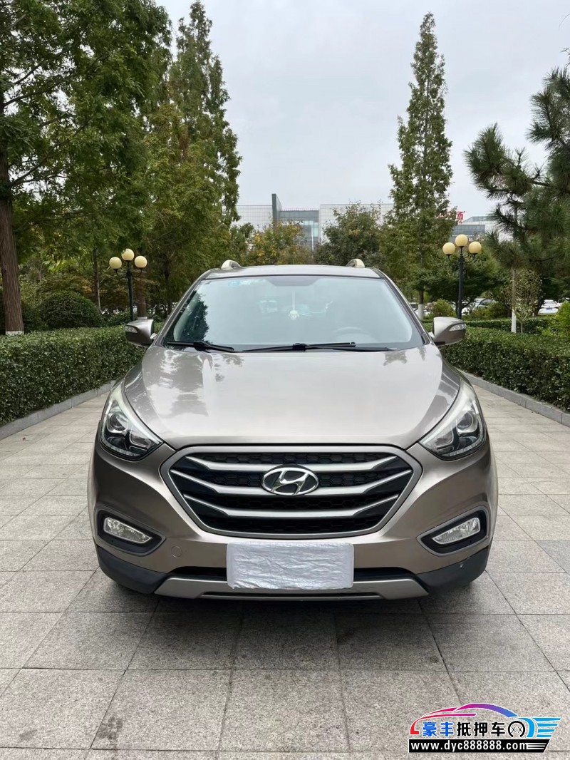 14年现代ix35轿车抵押车出售