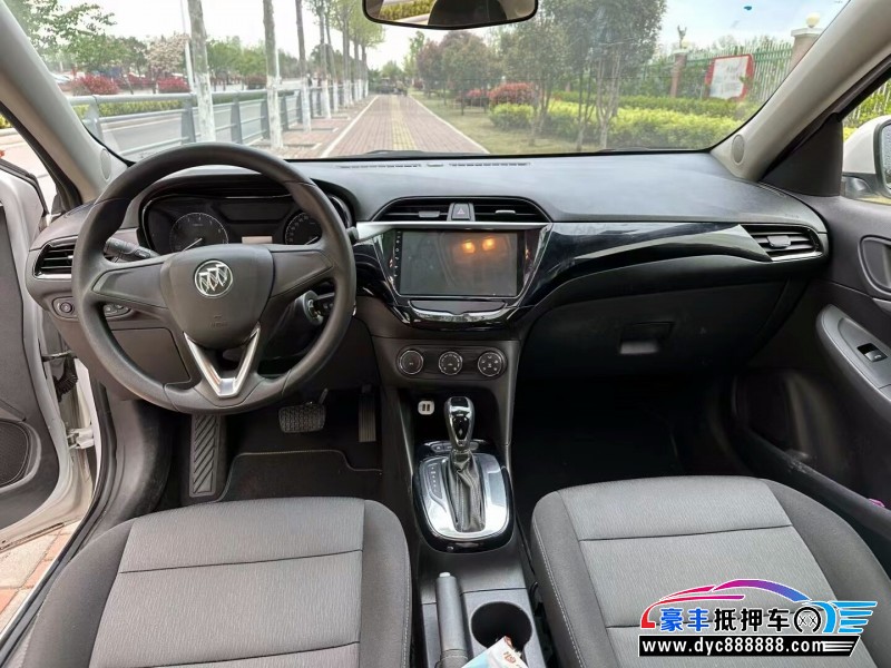 18年别克凯越轿车抵押车出售