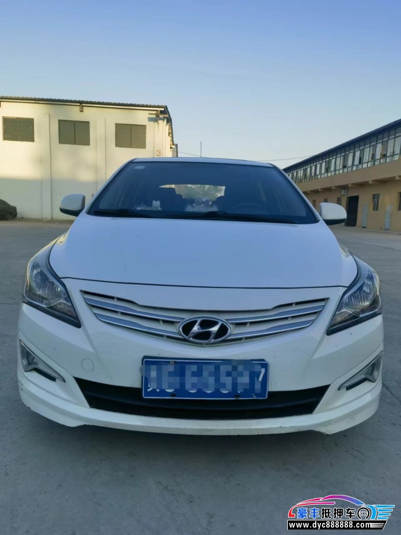 16年现代瑞奕轿车抵押车出售