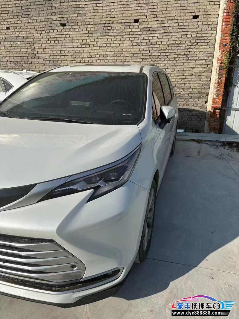 23年丰田塞纳轿车抵押车出售