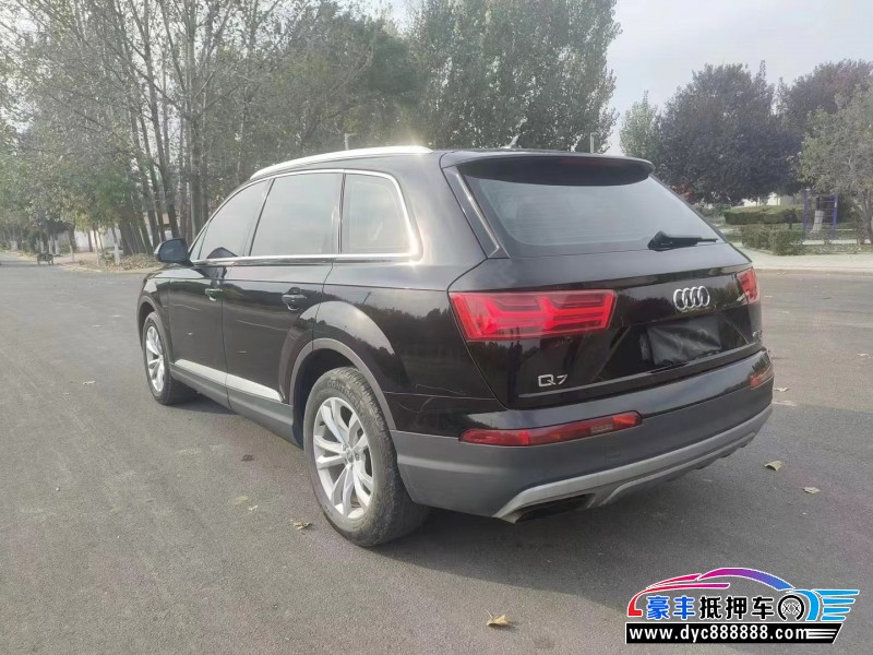 18年奥迪Q7轿车抵押车出售