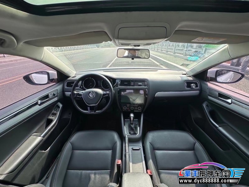 16年大众速腾轿车抵押车出售