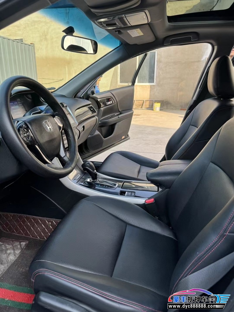 16年本田雅阁轿车抵押车出售