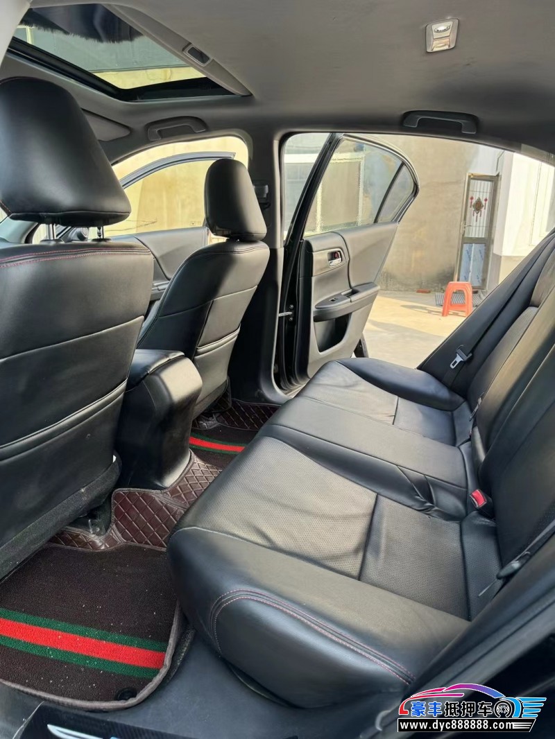 16年本田雅阁轿车抵押车出售