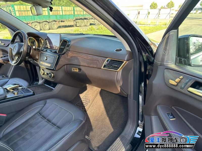 16年奔驰GLE轿车抵押车出售