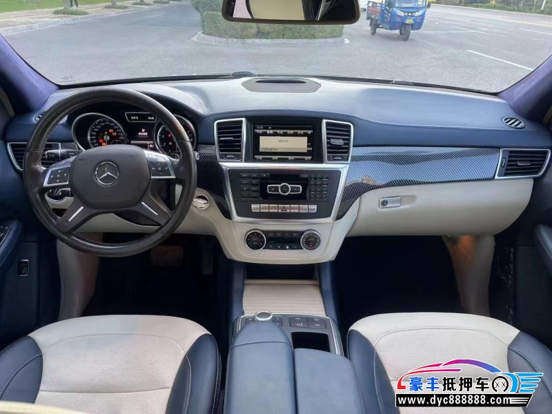 13年奔驰ML轿车抵押车出售