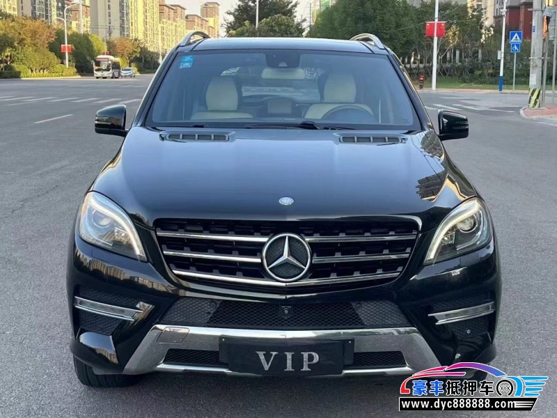 13年奔驰ML轿车抵押车出售