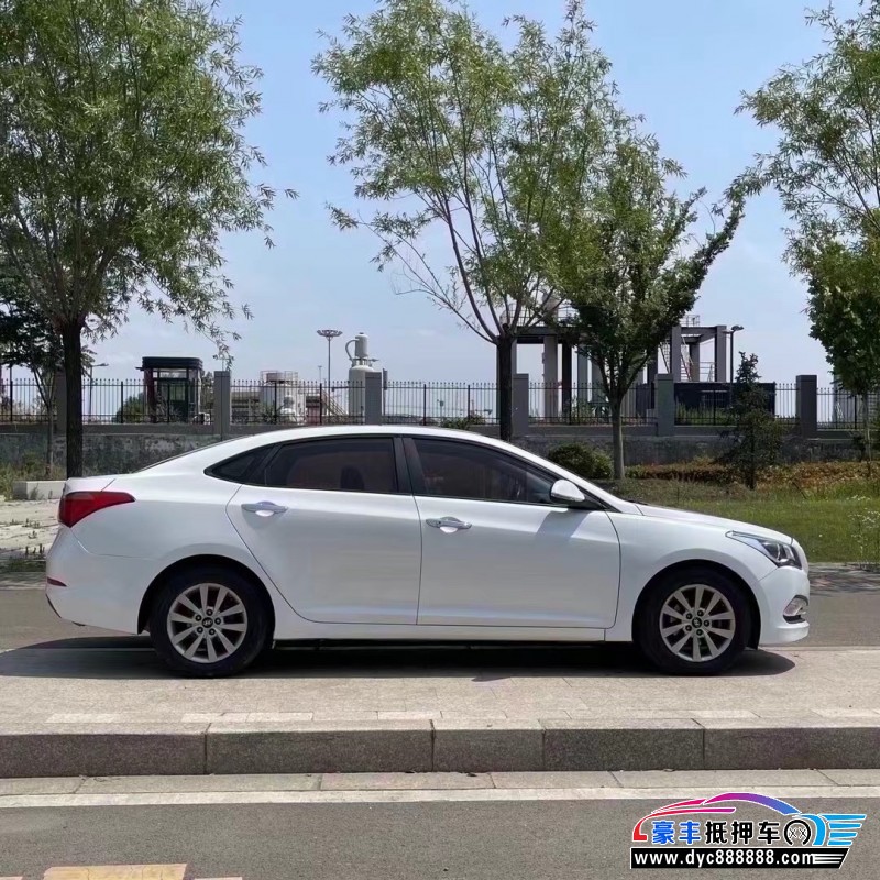 14年现代名图轿车抵押车出售