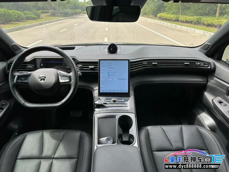 22年蔚来ES8轿车抵押车出售