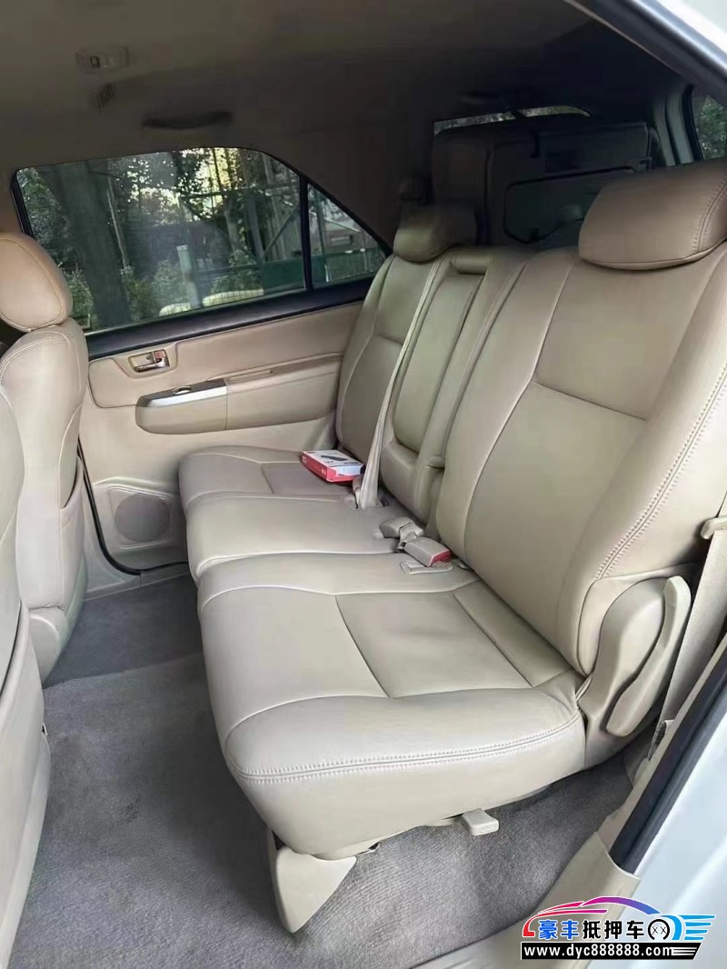 16年丰田Fortuner奔跑者SUV抵押车出售