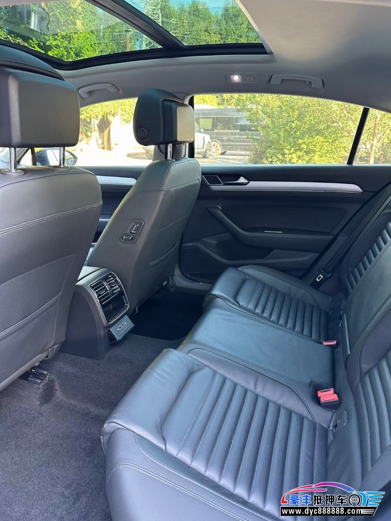 19年大众迈腾轿车抵押车出售