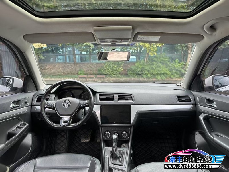 16年大众朗行轿车抵押车出售