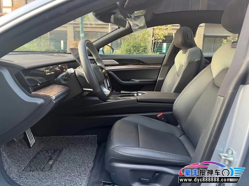 23年哪吒S轿车抵押车出售