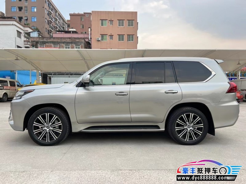 22年雷克萨斯LX轿车抵押车出售