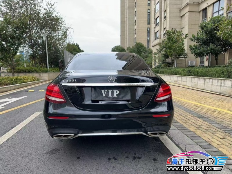 20年奔驰E轿车抵押车出售