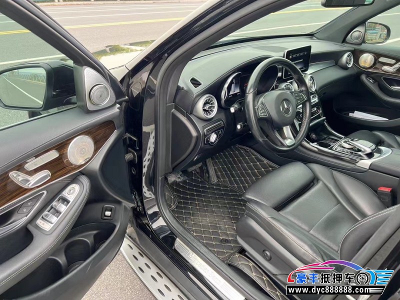 18年奔驰GLC轿车抵押车出售