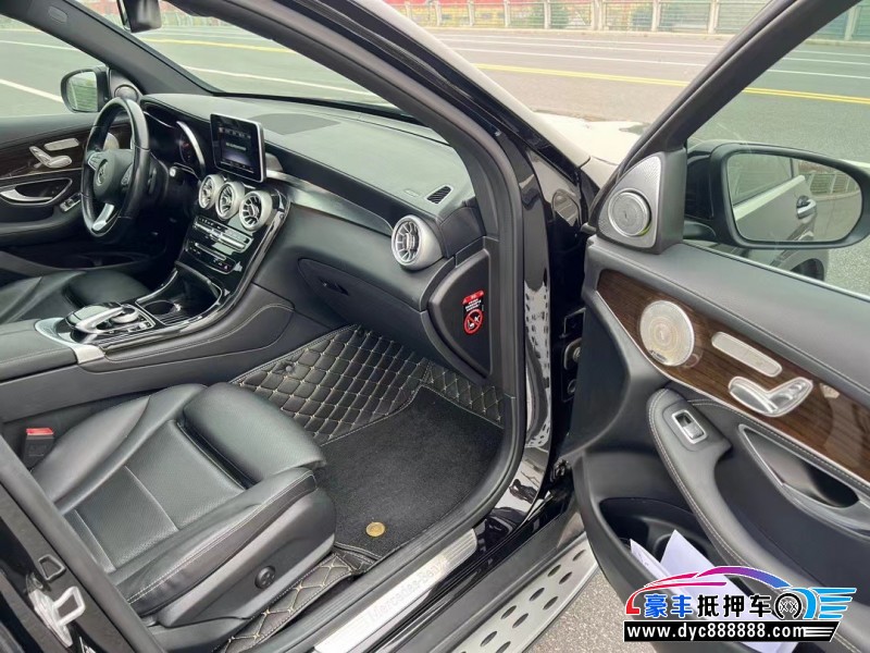 18年奔驰GLC轿车抵押车出售