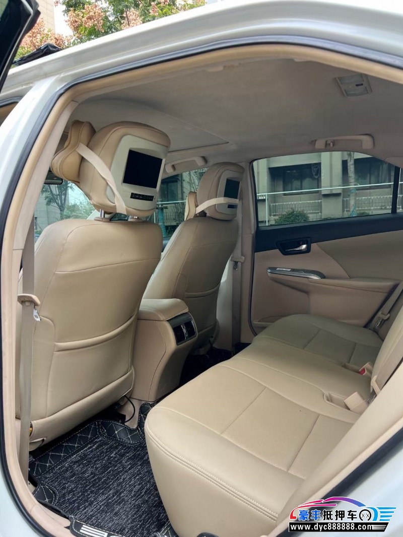 13年丰田凯美瑞轿车抵押车出售