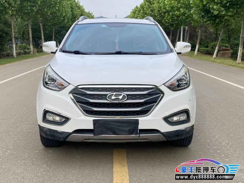 16年现代ix35轿车抵押车出售