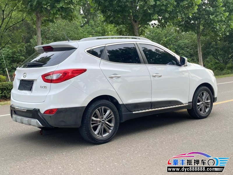 16年现代ix35轿车抵押车出售