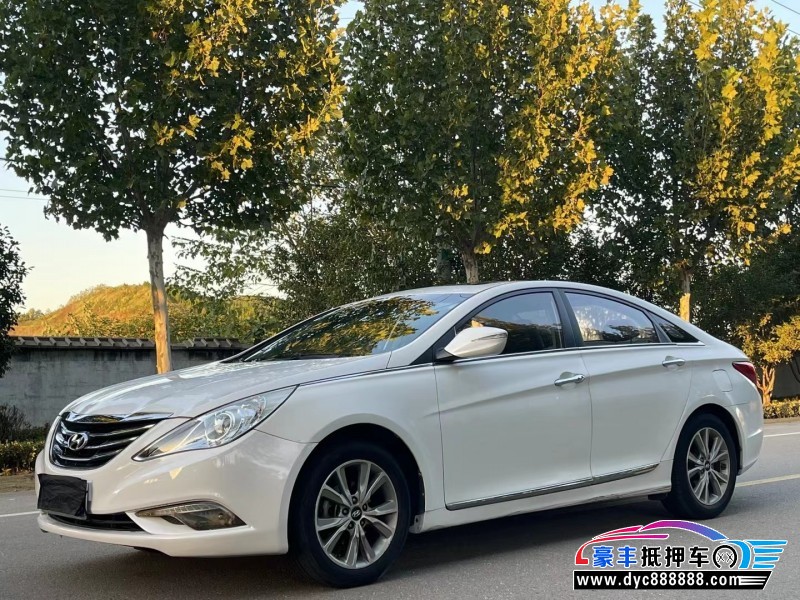 16年现代索纳塔轿车抵押车出售