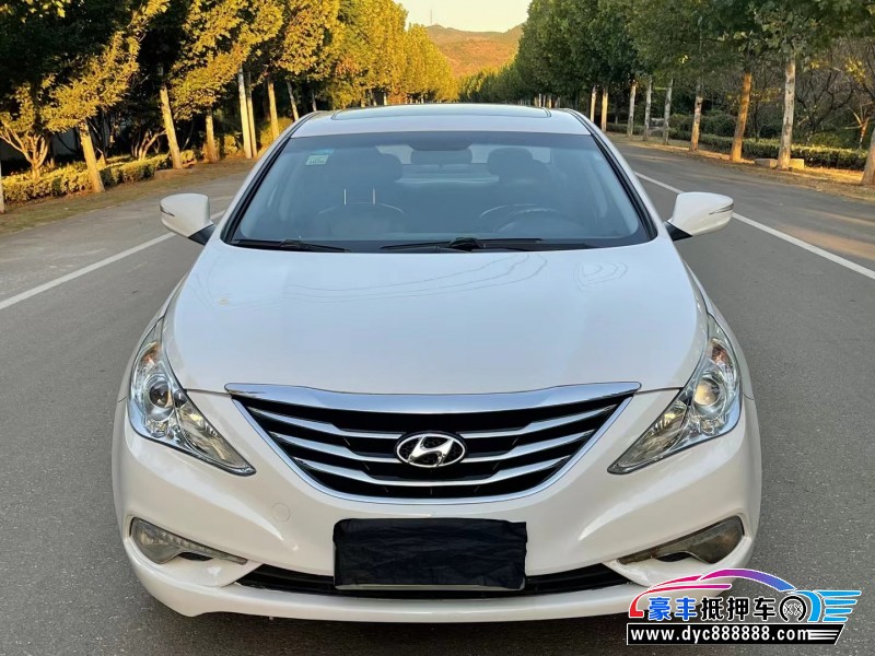 16年现代索纳塔轿车抵押车出售