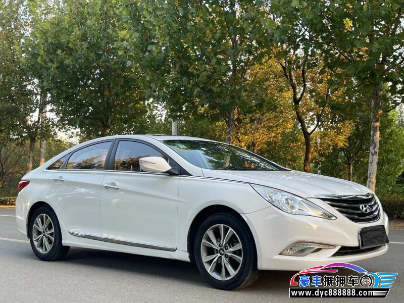 16年现代索纳塔轿车抵押车出售