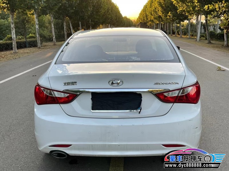 16年现代索纳塔轿车抵押车出售