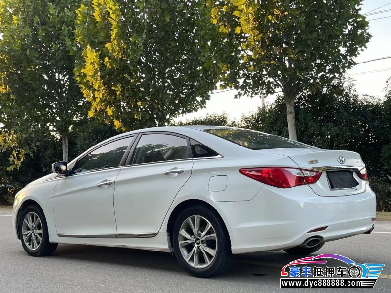 16年现代索纳塔轿车抵押车出售