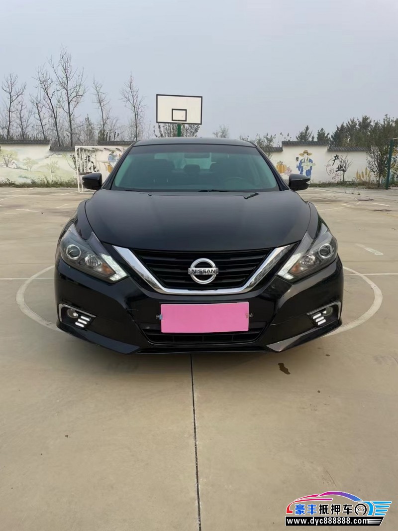 17年日产天籁轿车抵押车出售