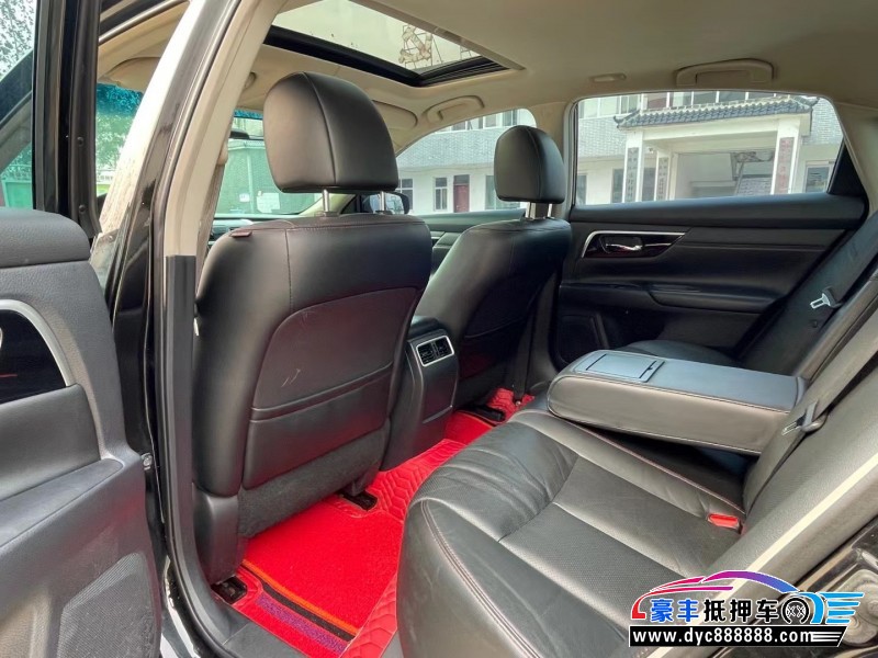 17年日产天籁轿车抵押车出售