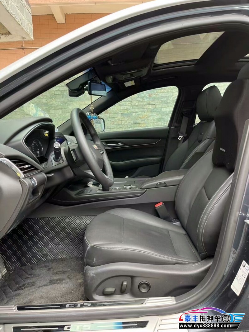 22年凯迪拉克XT5轿车抵押车出售