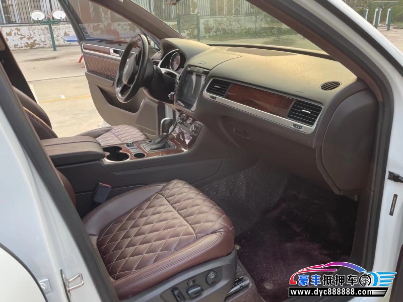 15年大众途锐SUV抵押车出售