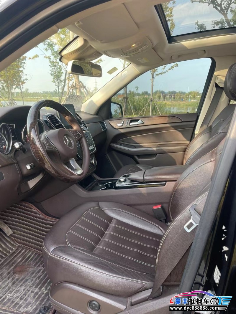 16年奔驰GLE轿车抵押车出售