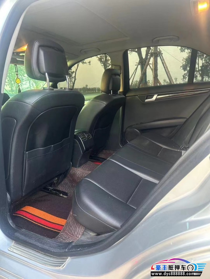 13年奔驰C轿车抵押车出售