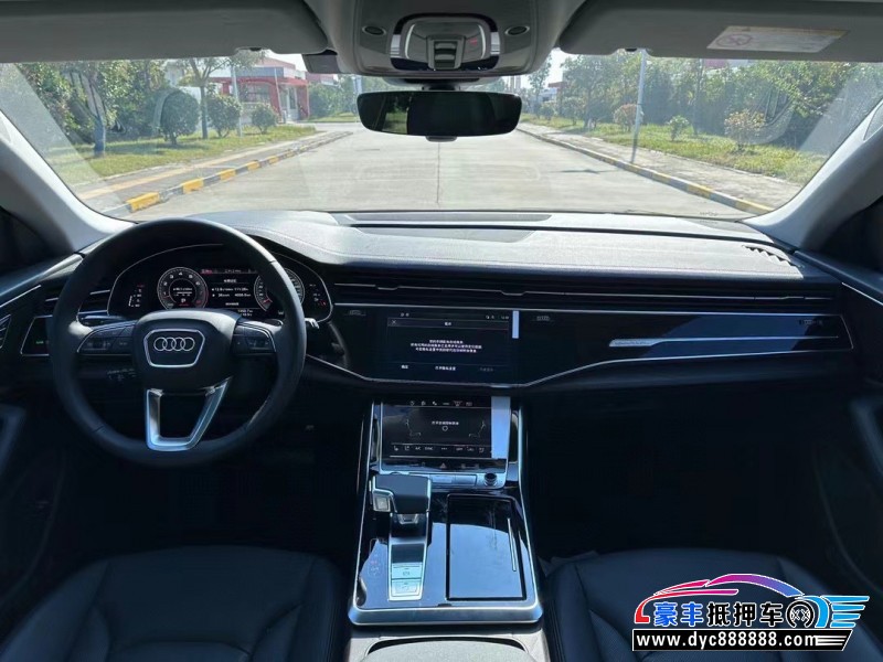 23年奥迪Q8轿车抵押车出售