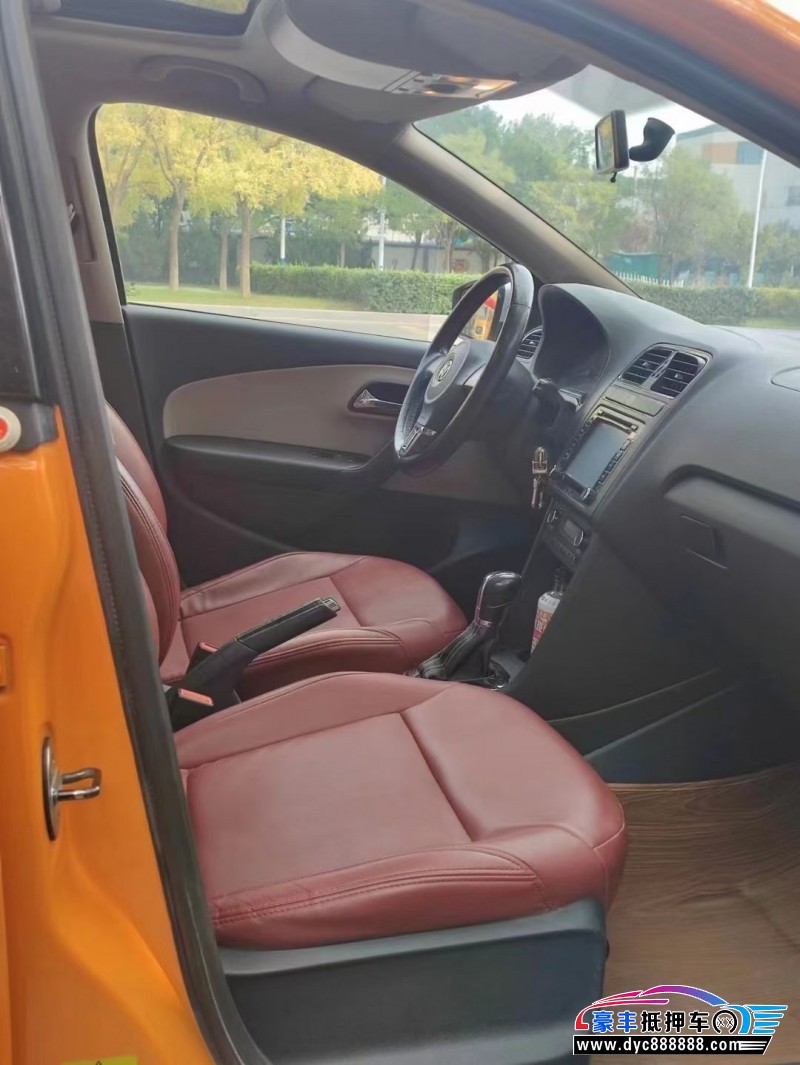 14年大众polo轿车抵押车出售