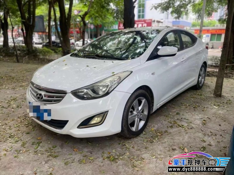 13年现代朗动轿车抵押车出售