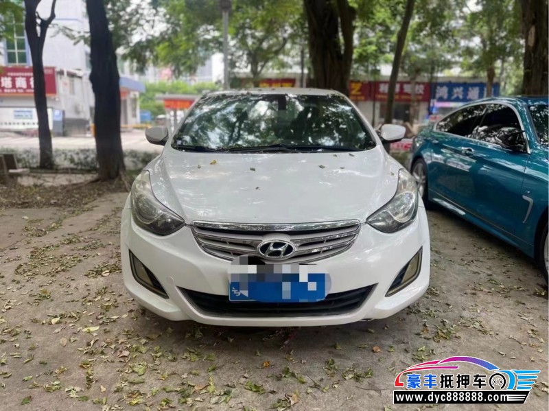 13年现代朗动轿车抵押车出售