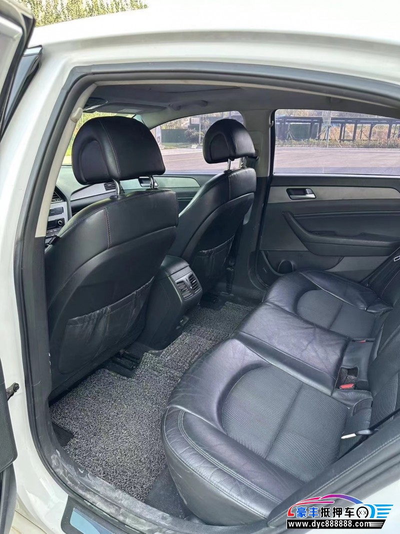 17年现代索纳塔九轿车抵押车出售