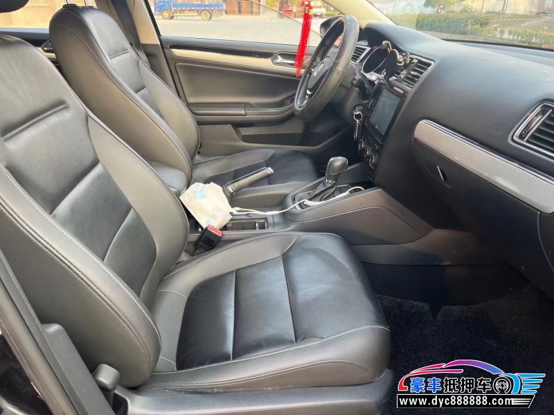 16年大众速腾轿车抵押车出售