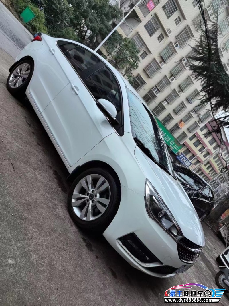 16年奇瑞艾瑞泽5轿车抵押车出售