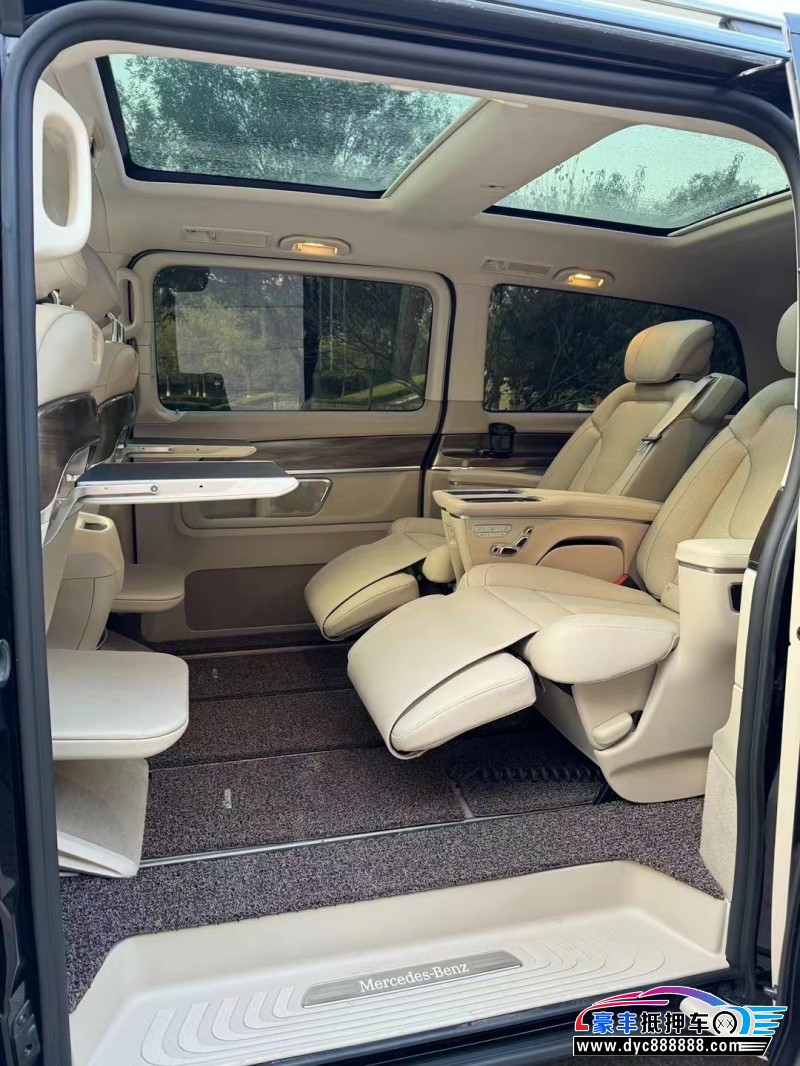 22年奔驰V轿车抵押车出售