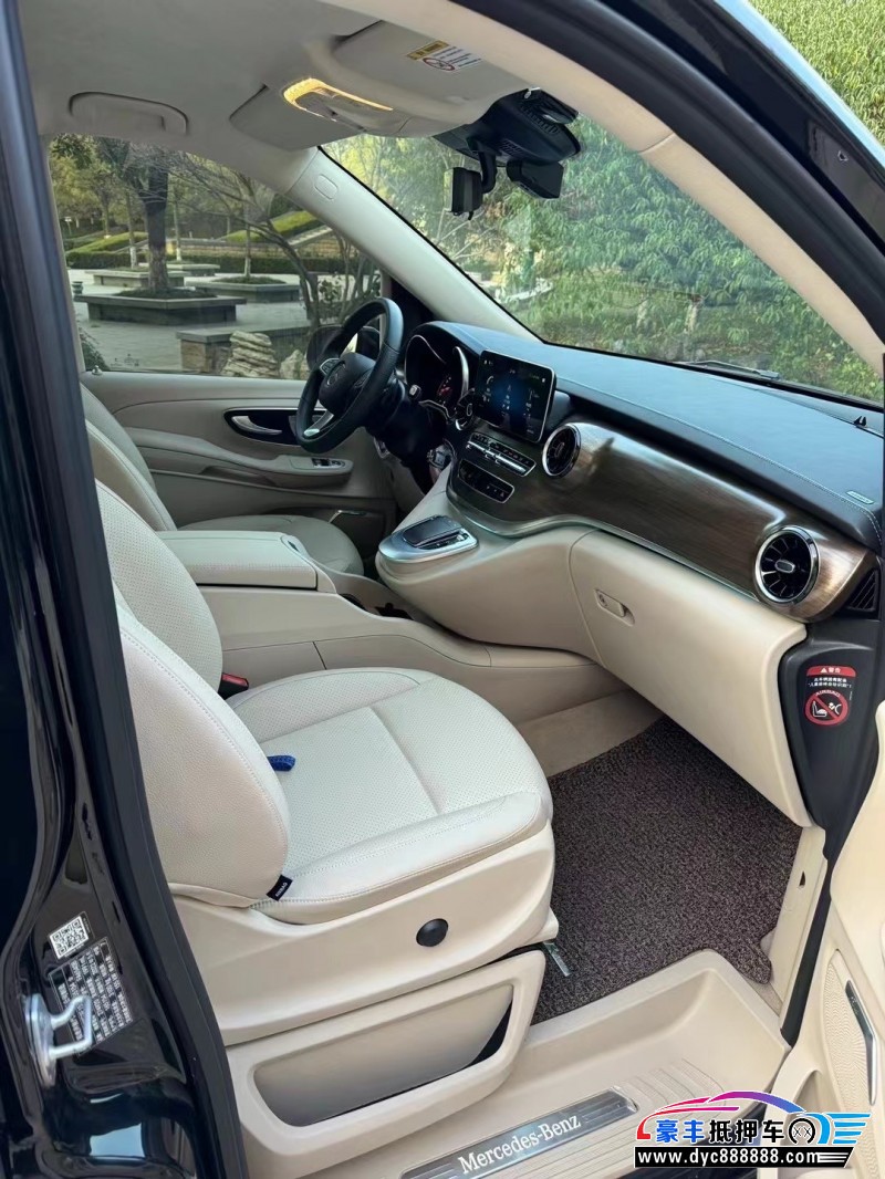 22年奔驰V轿车抵押车出售