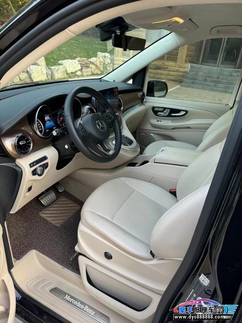 22年奔驰V轿车抵押车出售